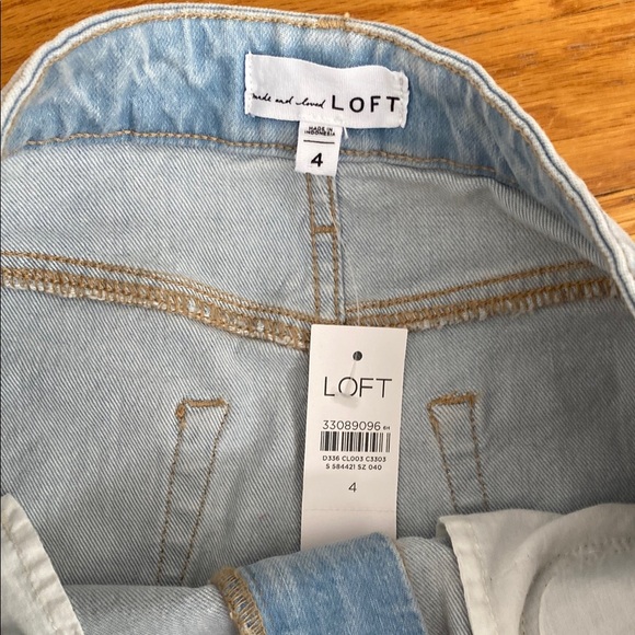 LOFT Blue Denim Mini Skirt size 4 - Picture 2 of 3